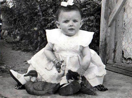 Año 1953. La niña de la foto es Rosario Muñoz Fernández.