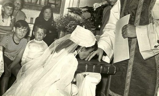 Año 67. Mi Primera Comunión. Mª Victoria, la hija de Sanchez.
