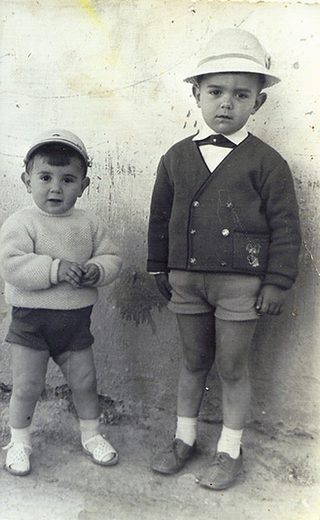 1968. Foto enviada por Antonio Muñoz (el Kiki), los de la foto son el Pepito y el Antoñito de la Maria del molino (que alguien me confirme los nombres porque no estoy muy seguro)