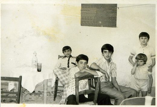 Década de los 70. Foto enviada por Antonio Muñoz (el Kiki), los de la foto son de izquierda a derecha: Manolo Lara, Paco de la Dolores, el Pepito de la María, el Paco y el Antonio de la Elena.